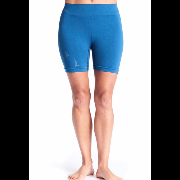 oiselle long flyte shorts